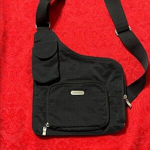 Baggallini Criss Cross Black Travel Crossbody Messenger Bag Lightweight Nylon